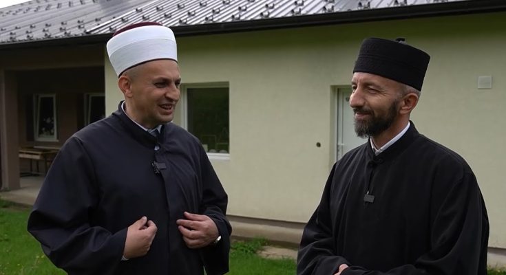 Zajedno u različitostima: Efendija i sveštenik ujedinjeni u Novom Pazaru (VIDEO)