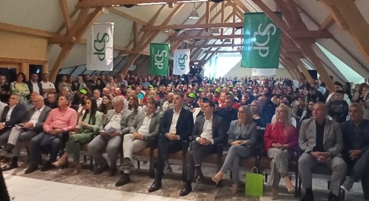 Završni skup SDP-a u Sjenici: Obećanja i zahvalnosti uoči lokalnih izbora