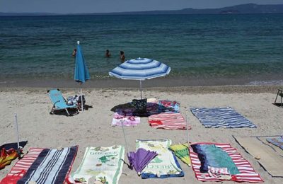 Počeli sa zabranom prakse: “Rezervacija” plaže peškirima će se kažnjavati